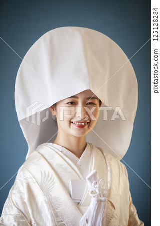 新娘一身純白 125128284