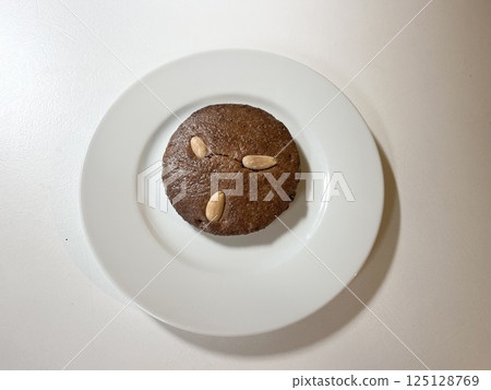 Lebkuchen, a traditional cake from Nuremberg, Bavaria, Germany 125128769