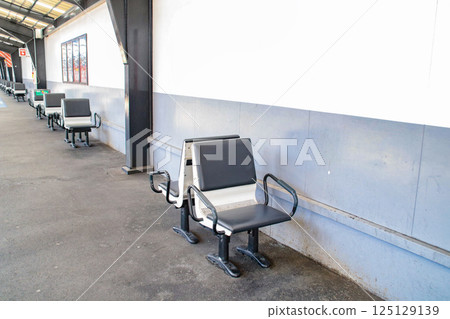 Fall prevention measures - Sideways bench 125129139