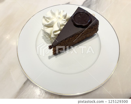 Sachertorte, an Austrian specialty 125129300