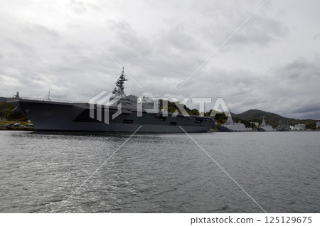 Port escort ship Port escort ship 125129675