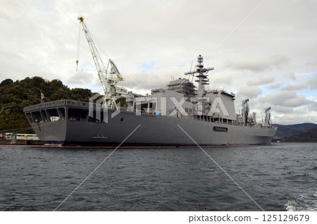 Port escort ship Port escort ship 125129679