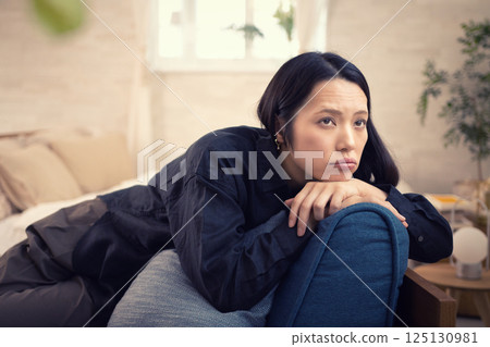 中年婦女陰性 125130981