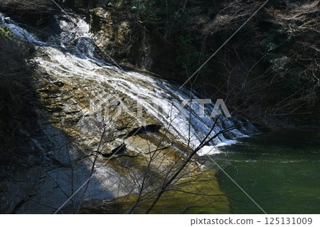 Yoro Valley Shibamata Waterfall 125131009