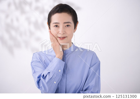 short middle women short middle women 125131300