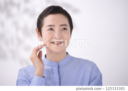 short middle women short middle women 125131301