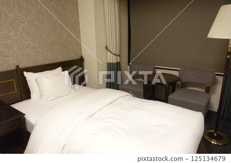 Hotel room with double bed 125134679
