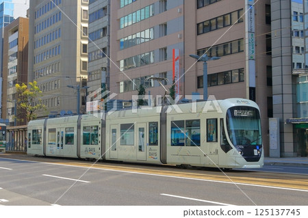 Hiroshima Electric Railway and trams running in Hiroshima City 125137745