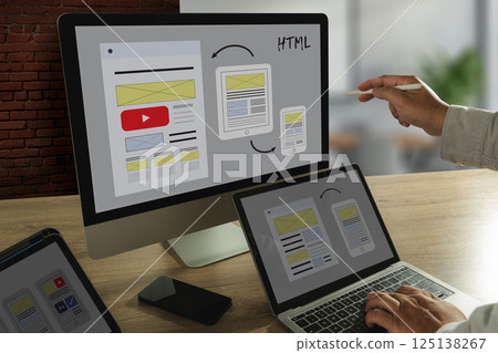 businessman web design responsive  125138267