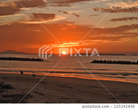 山口縣下關市綾木海岸的日落 山口縣下關市綾木海岸的日落 125142930