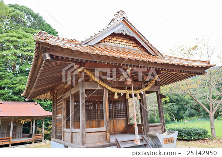 山口縣下關市的川棚楠之森若宮神社 山口縣下關市的川棚楠之森若宮神社 125142950