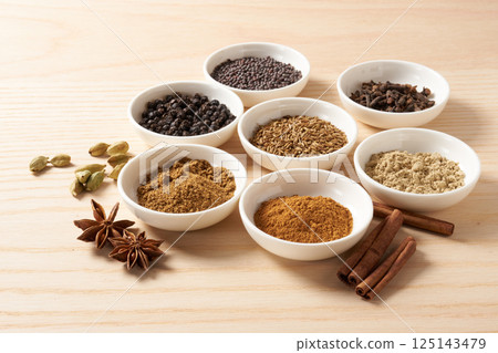Spice image 125143479