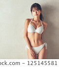 泳裝工作室拍攝的女人 125145581