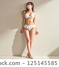 泳裝工作室拍攝的女人 125145585
