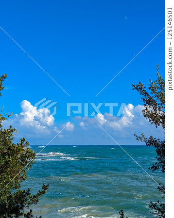 碧海白雲的熱帶海岸線 125146501