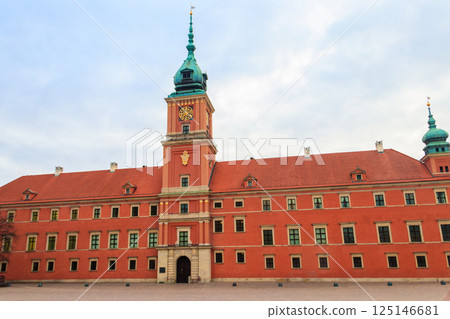 Royal Castle in Castle Square in Warsaw, Poland Royal Castle in Castle Square in Warsaw, Poland 125146681