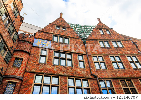 Glockenspiel House (house with the ringing of bells) in Bremen, Germany Glockenspiel House (house with the ringing of bells) in Bremen, Germany 125146707