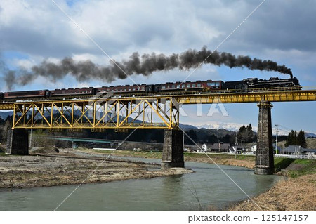 Banetsu Monogatari steam locomotive going through the Ichinotogawa Bridge on the Ban-Etsusai Line 125147157
