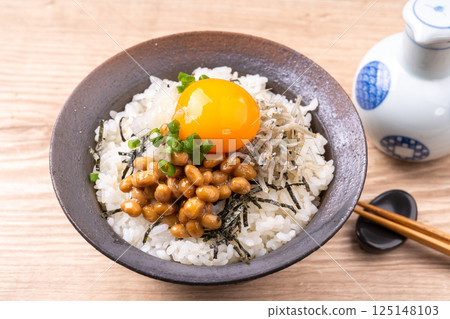 Natto and grated small sardines rice bowl 125148103