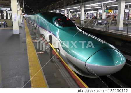 Hokkaido Shinkansen H5 Series (10-car train: running alone south of Sendai) Hokkaido Shinkansen H5 Series (10-car train: running alone south of Sendai) 125150122