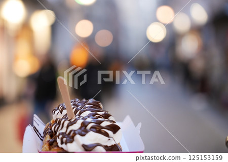 Street Waffle with Whipped Cream and Chocolate in Brussels 125153159