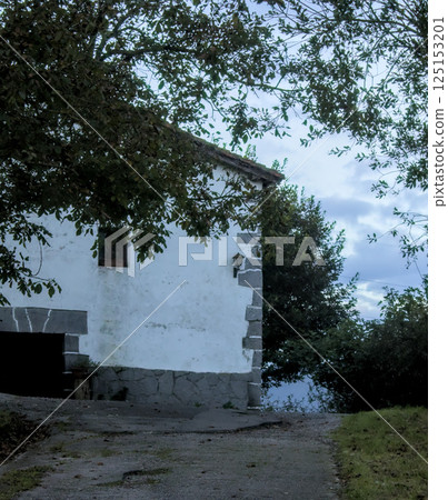farmhouse facade farmhouse facade 125153201