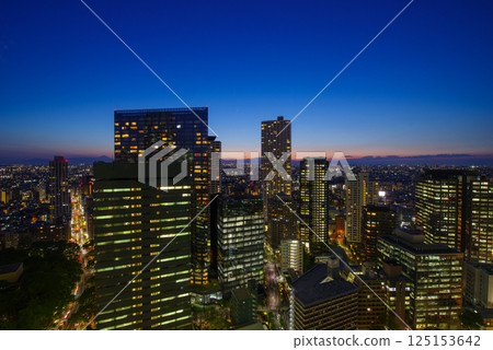 Evening star and Shinjuku night view 125153642