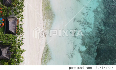 Aerial top view of beautiful tropical sandy beach 125154287