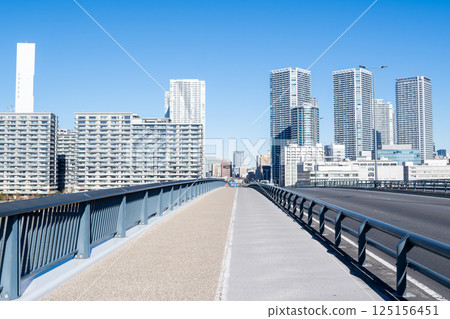 [豐洲大橋]清晨的橋樑與城市景觀 125156451