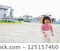 女孩們在戶外玩耍 125157460