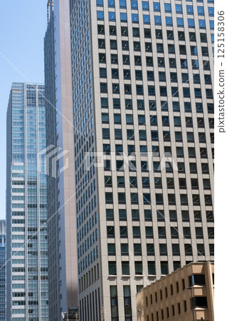 View of the skyscrapers of Marunouchi 125158306