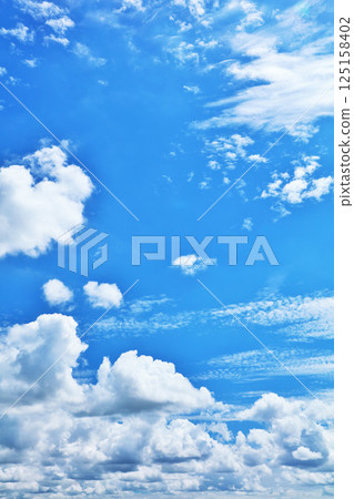 夏天藍天和雲彩 125158402