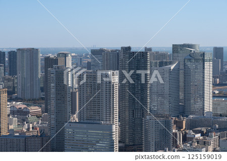 風景在從摩天大樓看的城市的中心 125159019