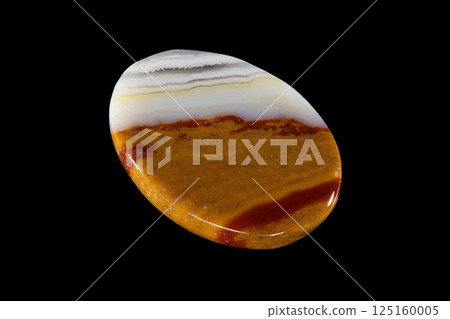 Mookite: A stone that harbors a landscape 125160005