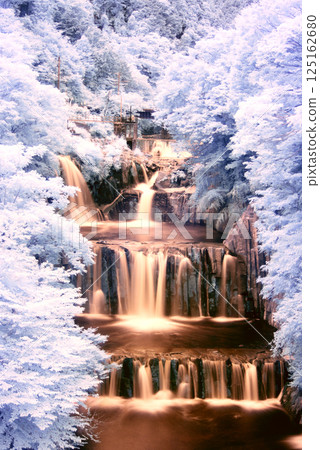 Tahara Falls　 125162680