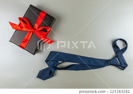Gift ideas for Father's Day with a classic tie and elegant packaging 125163282