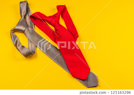 Celebrate fatherhood with a thoughtful tie gift for special occasions 125163296