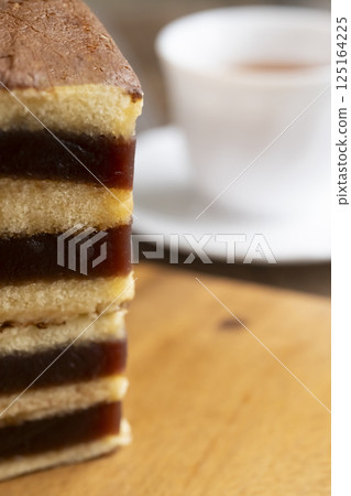 西伯利亞羊羹卡斯特拉 - 復古懷舊的糖果和茶 125164225