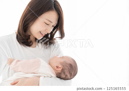 Mother and baby 125165555