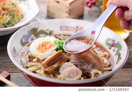 醬油拉麵 醬油拉麵 125166563