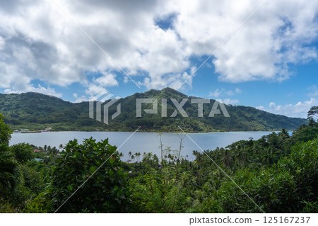 Hurepiti Bay on Tahaa Island, French Polynesia 125167237