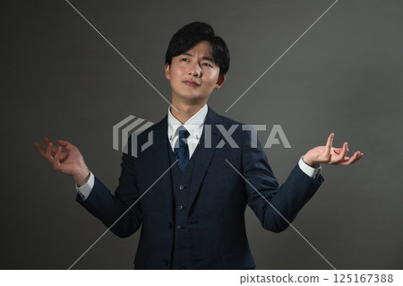 穿西裝的年輕人商業形象 125167388