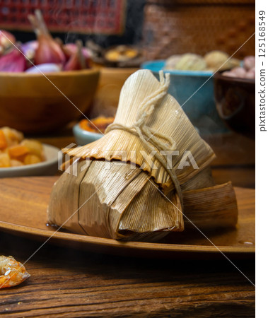 傳統台灣粽子與各式食材展示 傳統台灣粽子與各式食材展示 125168549