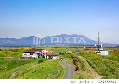Overlooking Kuju Heights from Taikan Peak Overlooking Kuju Heights from Taikan Peak 125172283