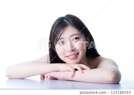 年輕女性的美麗形象 125180543