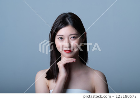 Beauty image of young women Beauty image of young women 125180572