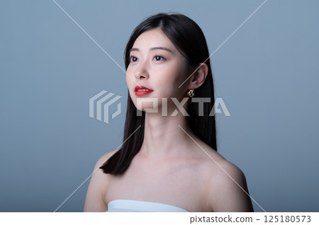Beauty image of young women Beauty image of young women 125180573