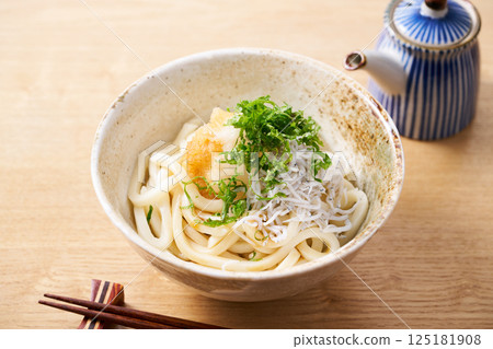 Whitebait and grated udon Whitebait and grated udon 125181908