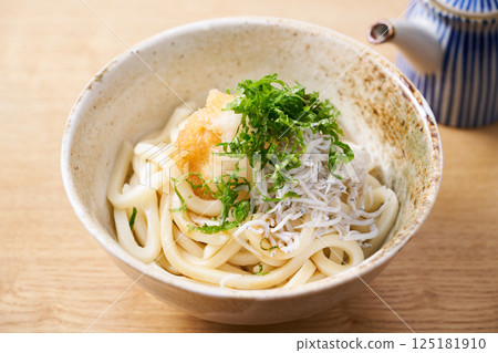 銀魚和烏龍麵碎 125181910