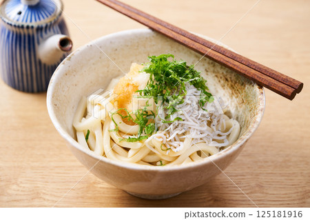銀魚和烏龍麵碎 125181916